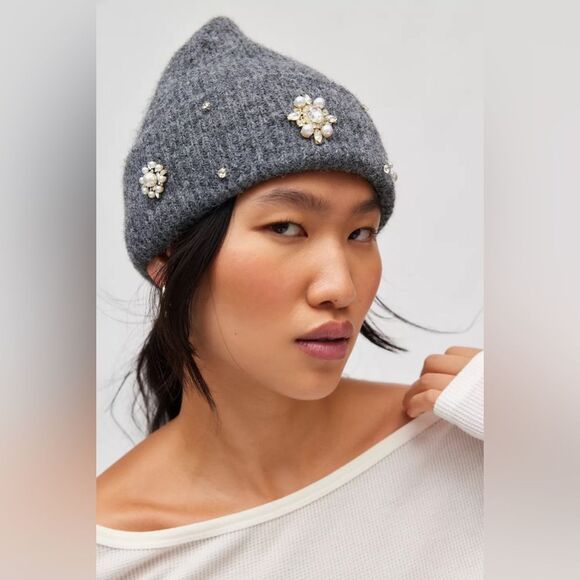 New Urban Outfitters Pearl & Rhinestone Deco Cuff Beanie main image 5